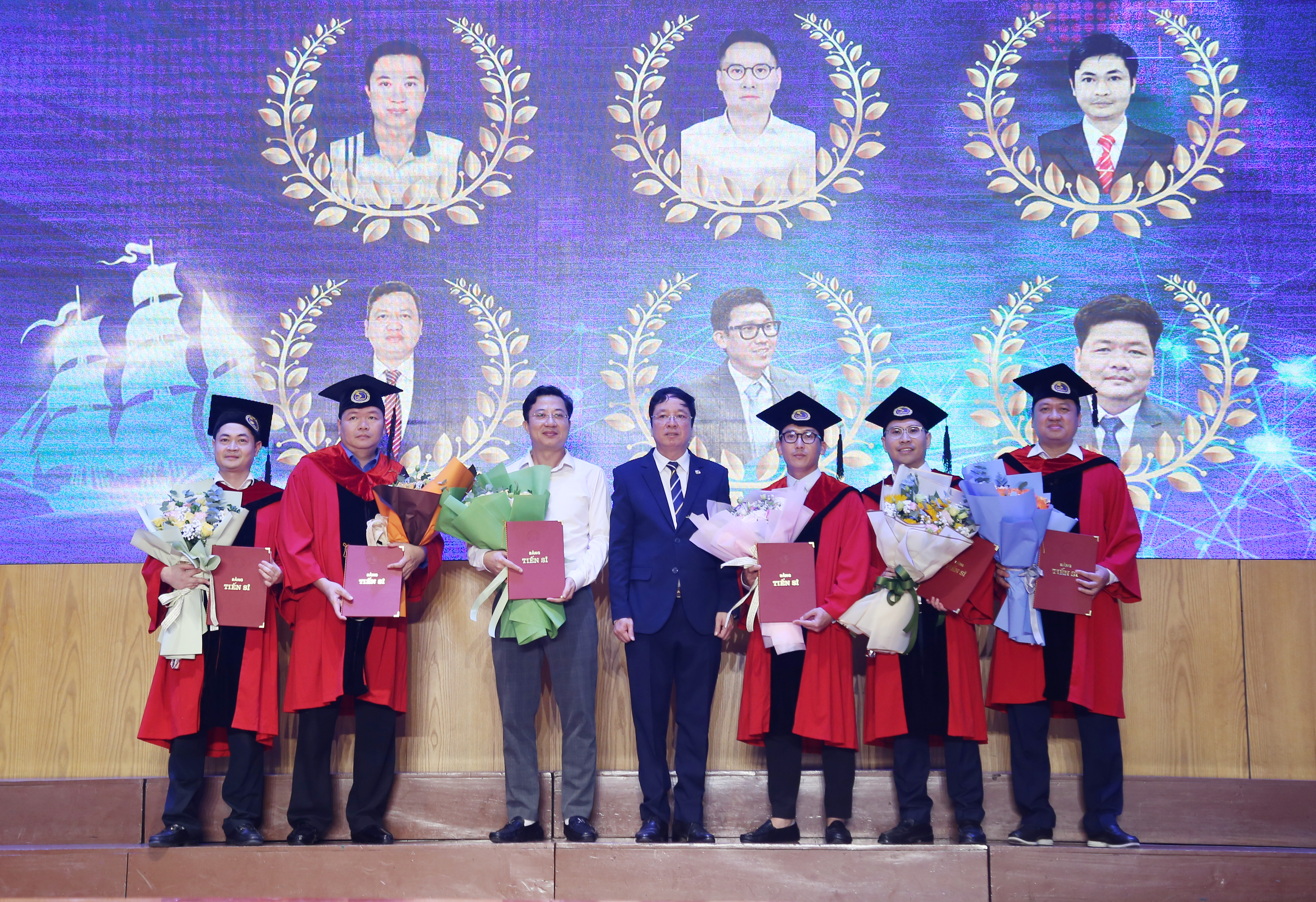 Lễ trao bằng Tiến sĩ và Thạc sĩ, tháng  5 năm 2025