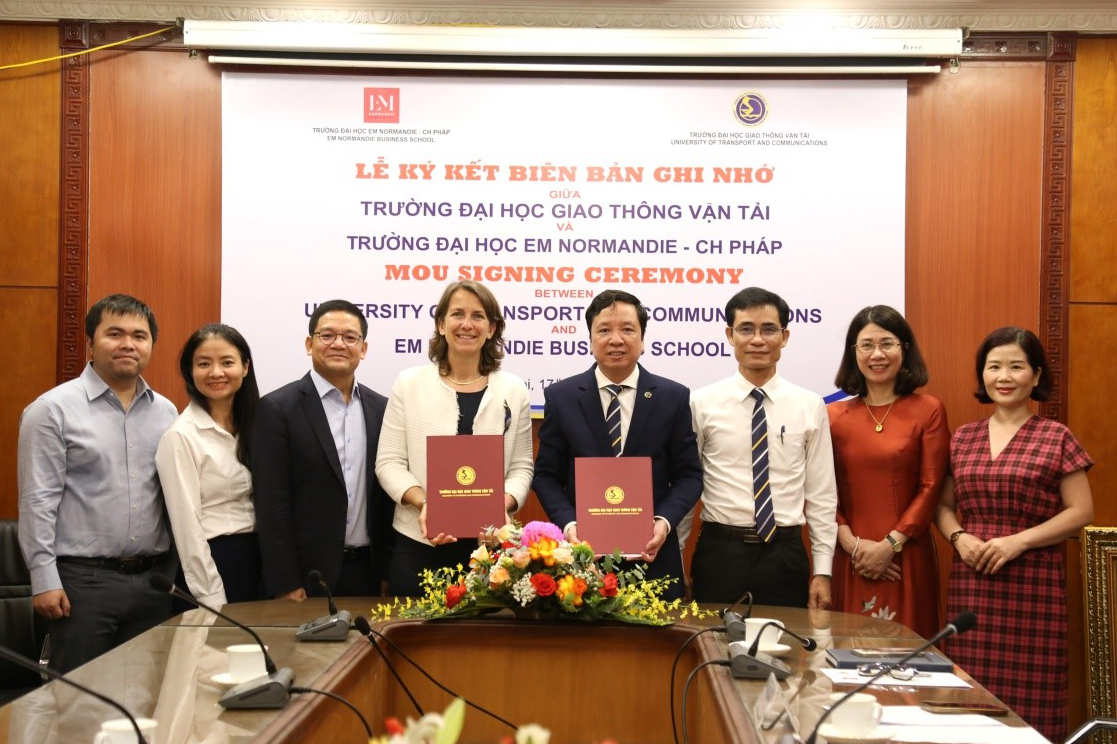 Lễ ký kết thoả thuận hợp tác giữa Trường Đại học Giao thông vận tải (UTC) và Trường Đại học EM Normandie (EMN)
