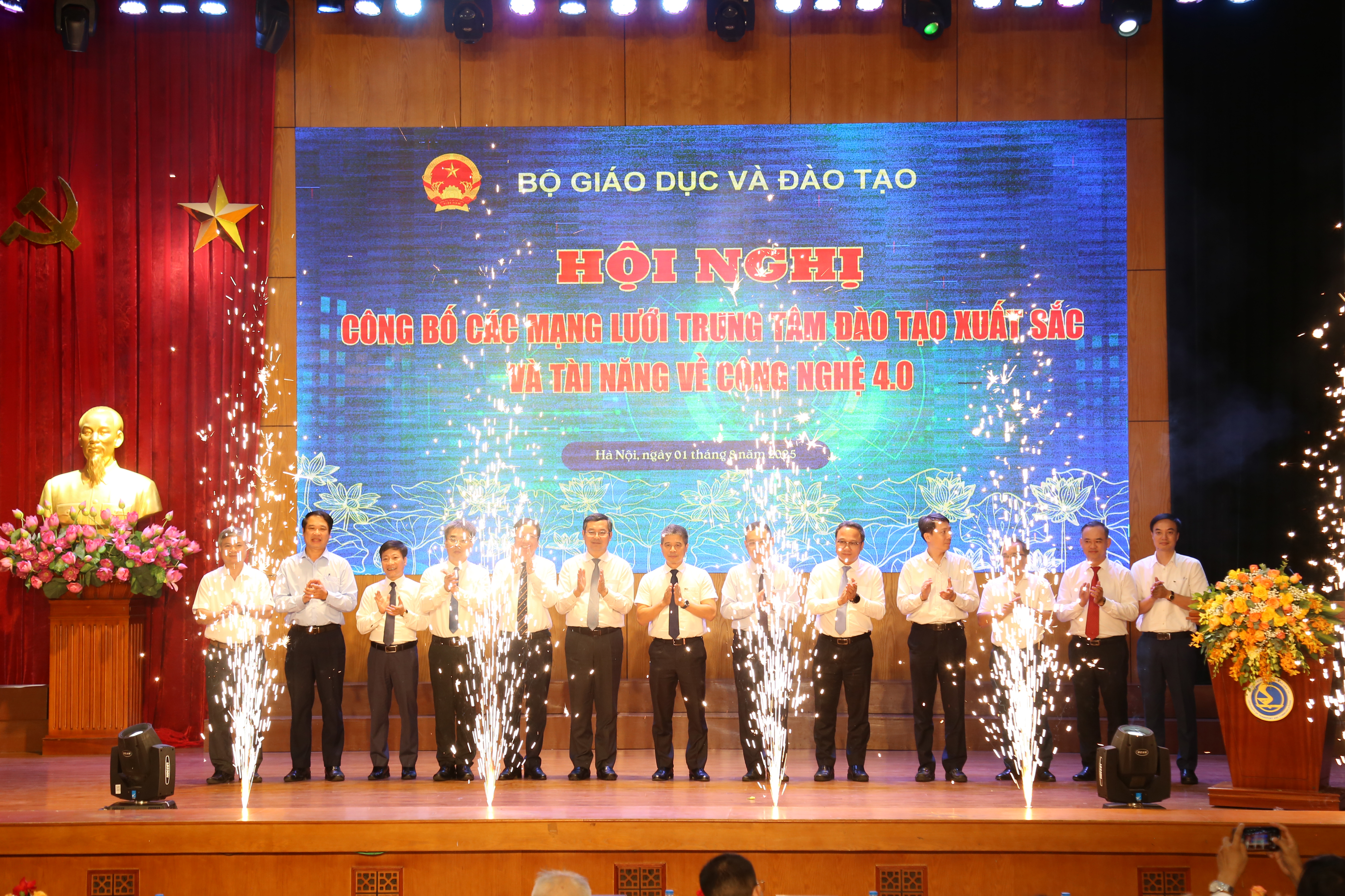 Hội nghị công bố các mạng lưới trung tâm đào tạo xuất sắc và tài năng về công nghệ 4.0