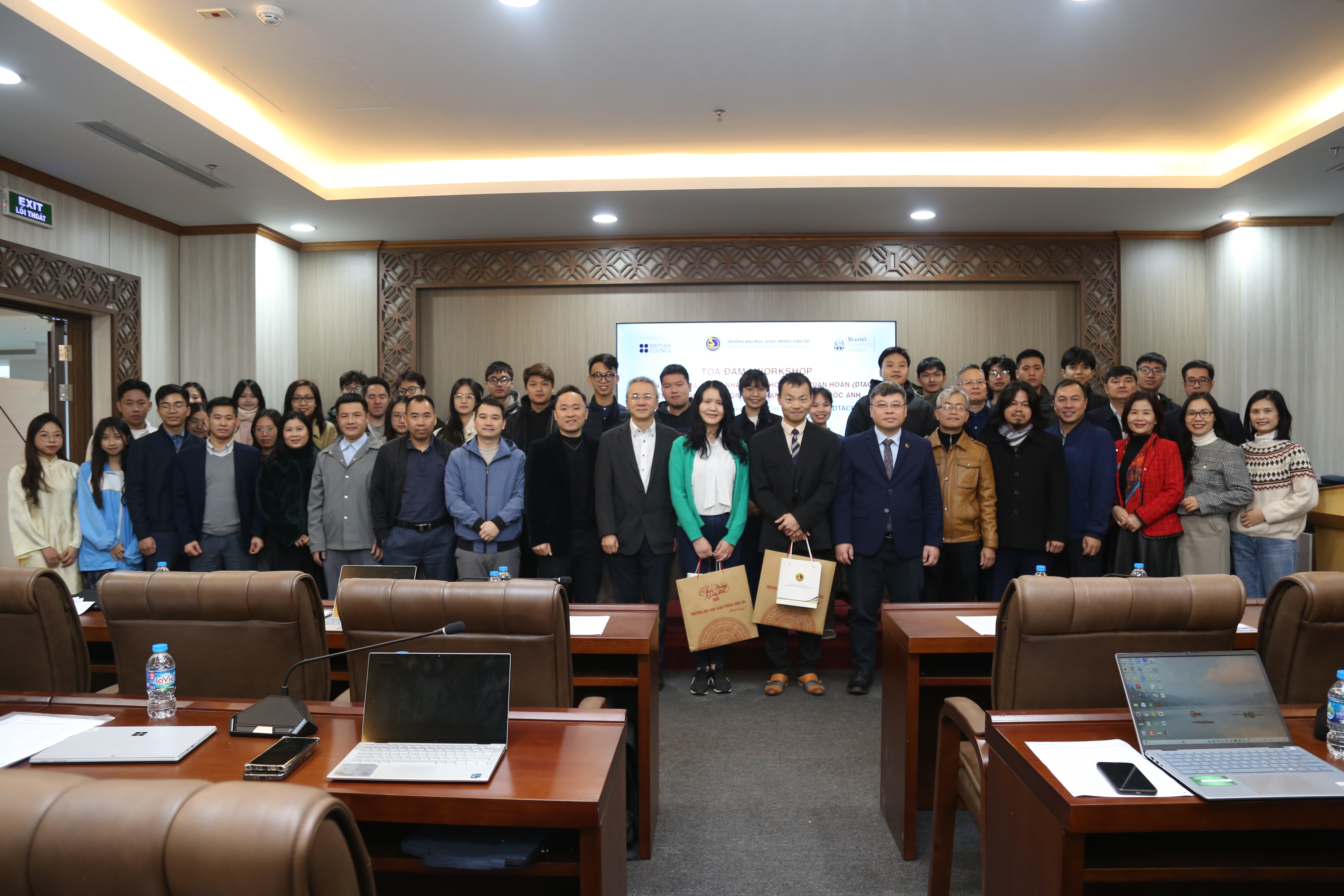 Tổ chức thành công Tọa đàm “Chuyển đổi số và Trí tuệ nhân tạo cho Kinh tế tuần hoàn (DTACE): Kết nối kinh nghiệm giữa Việt Nam và VQ Anh”