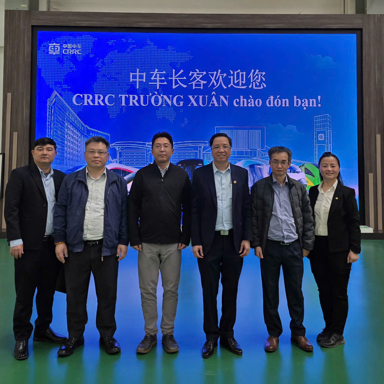 Trường Đại học Giao thông vận tải thăm và làm việc tại Công ty CRRC Trường Xuân (Trung Quốc) 