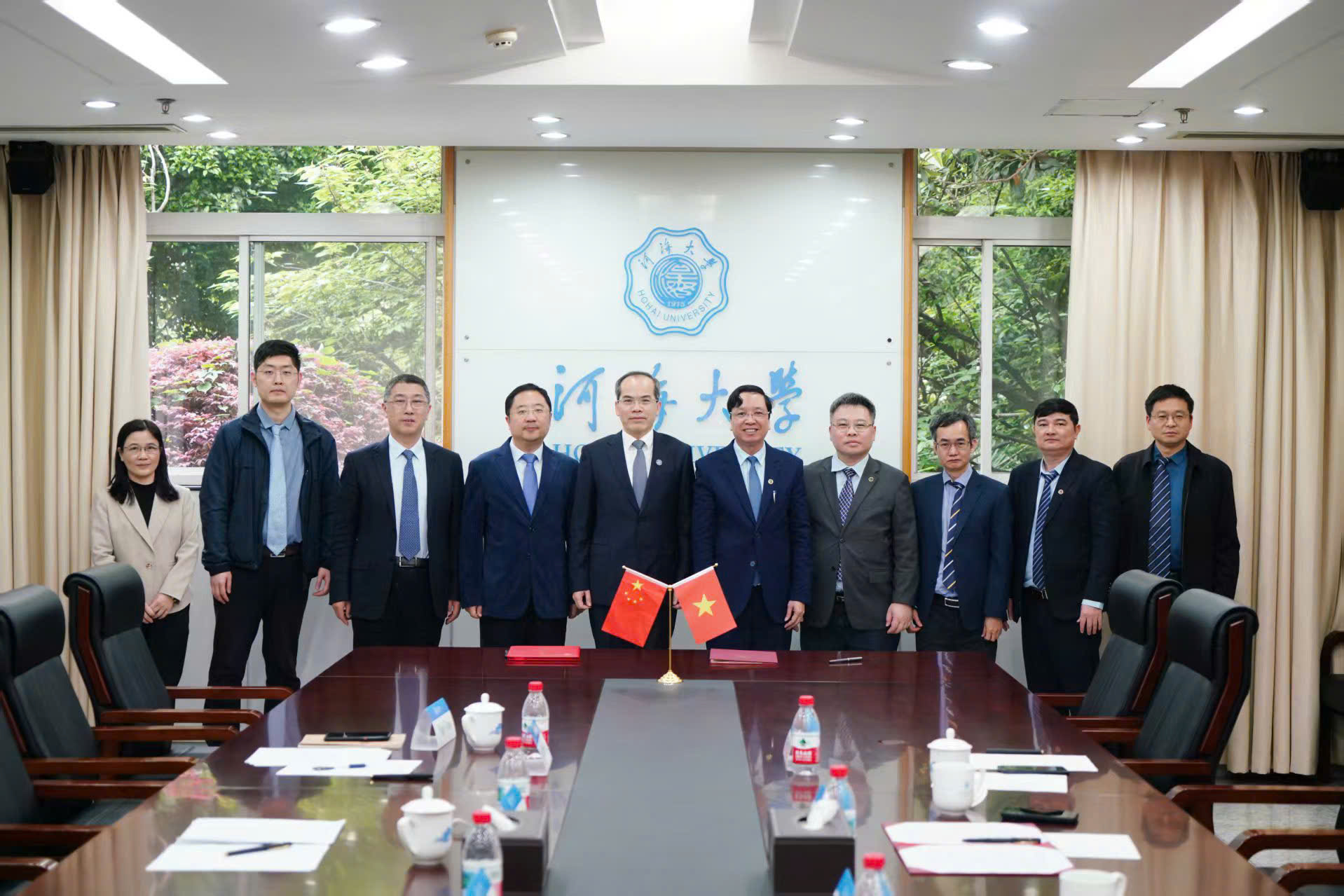 Thúc đẩy hợp tác đào tạo và nghiên cứu năng lượng mới giữa Trường Đại học Giao thông vận tải và Trường Đại học Hà Hải