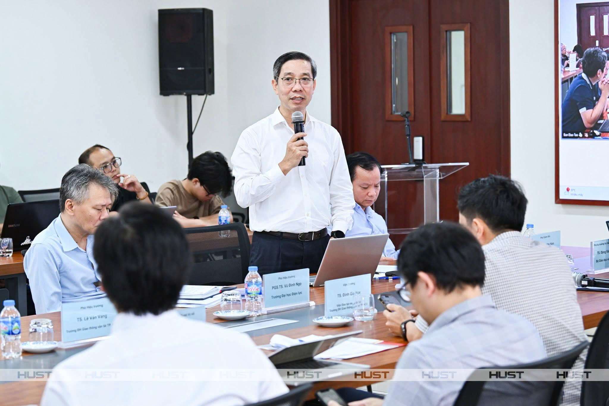 Trường Đại học GTVT chủ trì xây dựng và hoàn thiện chuẩn chương trình đào tạo trình độ thạc sĩ, tiến sĩ về đường sắt