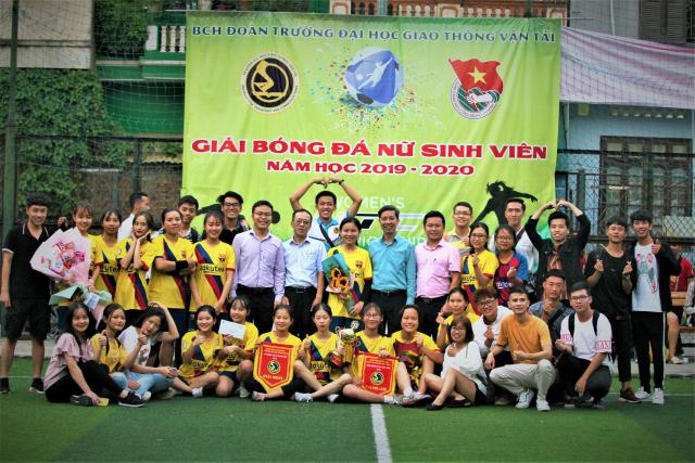 Bế mạc Giải bóng đá Nữ Sinh viên trường Đại học GTVT năm 2019