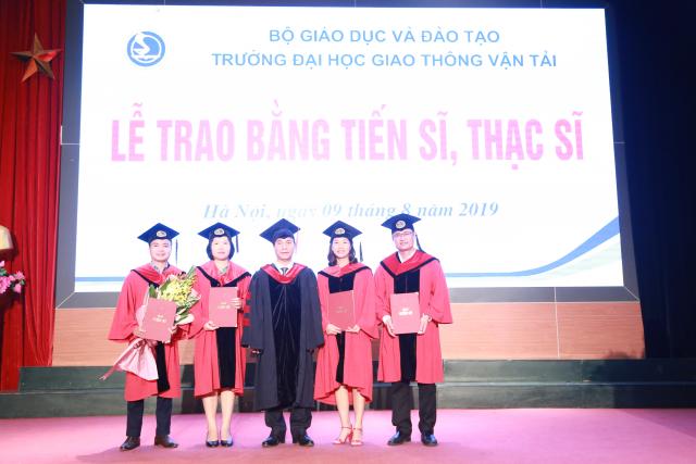 Lễ trao bằng Thạc sĩ, Tiến sĩ