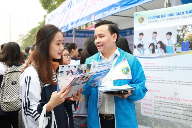 Trường Đại học Giao thông vận tải tham dự Ngày hội tư vấn tuyển sinh hướng nghiệp năm 2019  do báo Tuổi trẻ tổ chức tại Nghệ An, Thanh Hóa