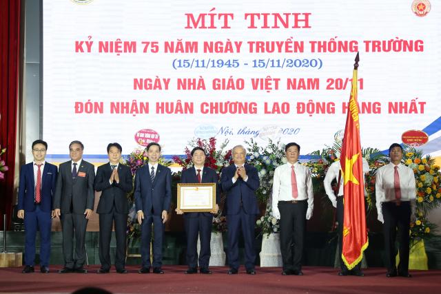 Mít tinh Kỷ niệm 75 năm ngày truyền thống Trường và đón nhận Huân chương Lao động hạng Nhất lần thứ 3