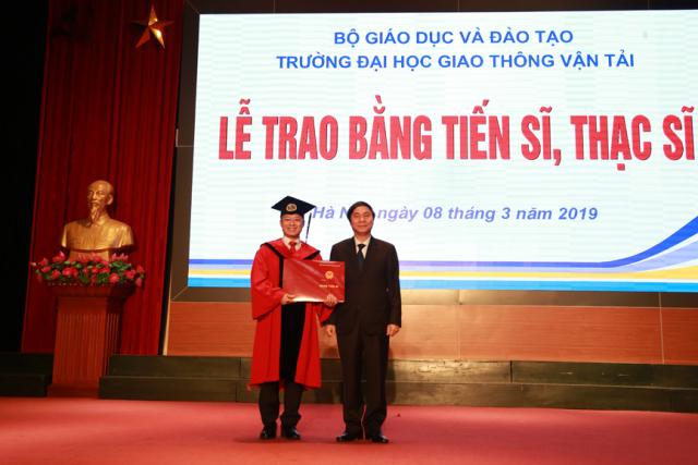 Lễ trao bằng Tiến sĩ, Thạc sĩ