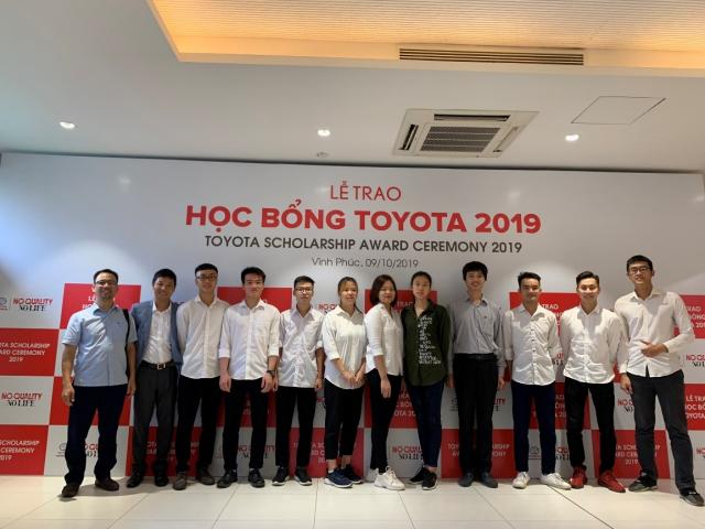 Toyota Việt Nam trao tặng học bổng cho sinh viên Trường Đại học Giao thông vận tải